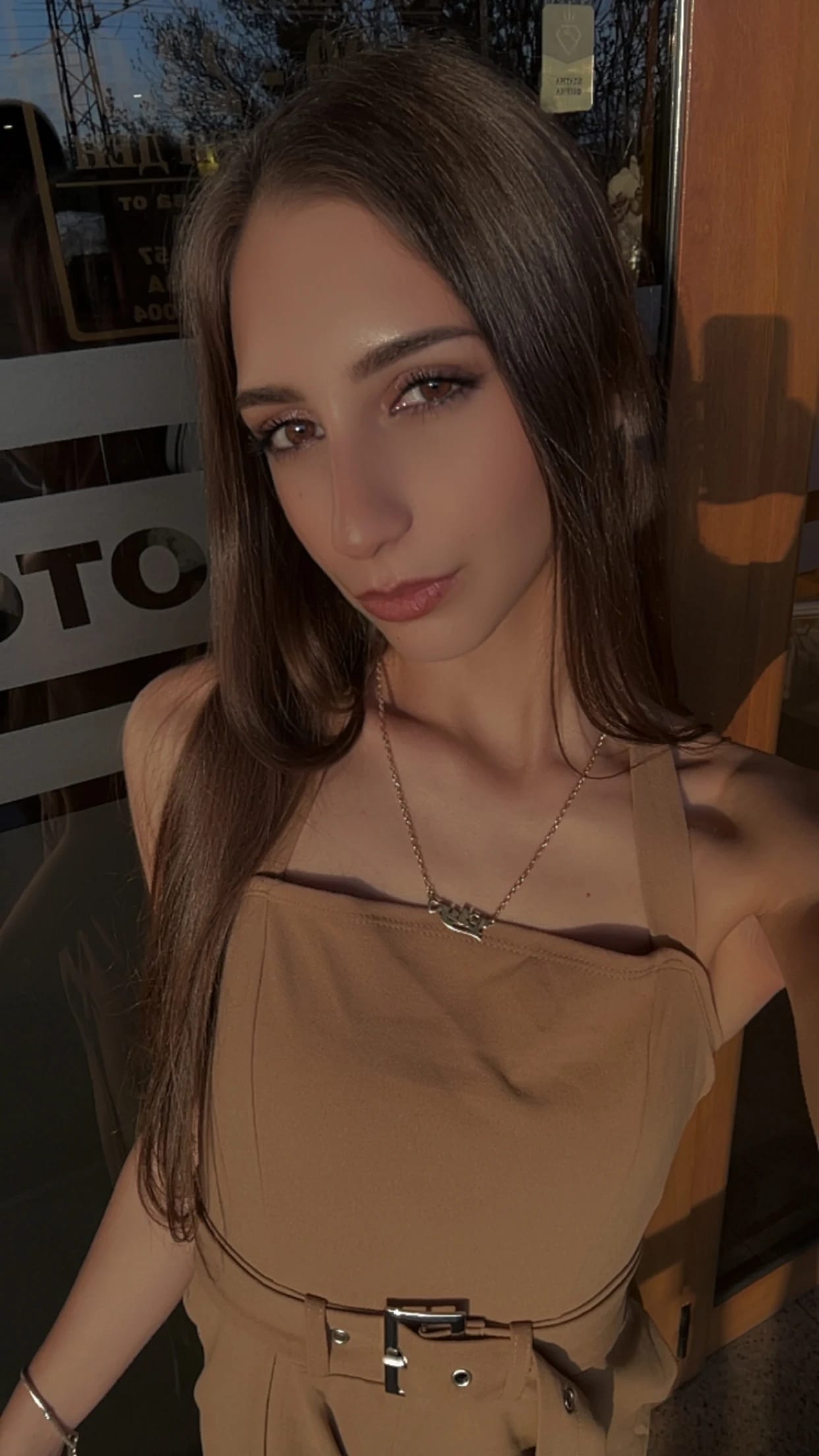 ellie 9:16 · UGC визуализация