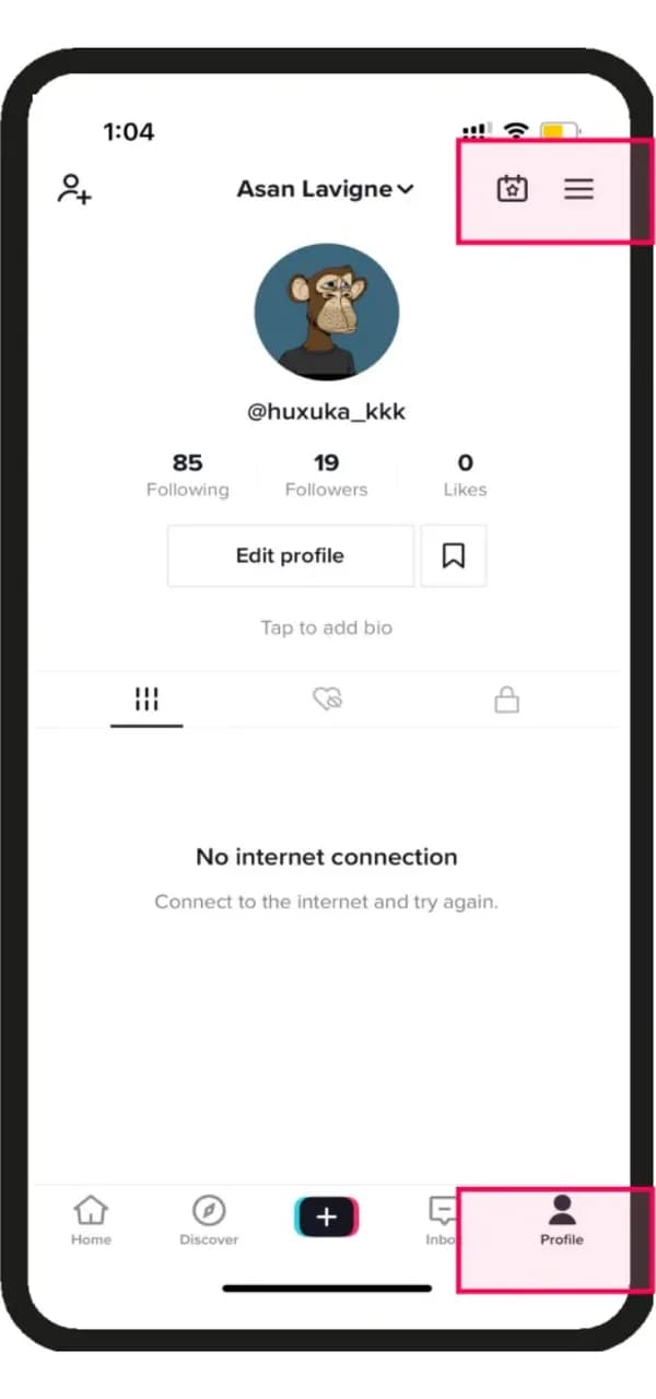 Екран на профил в TikTok с отбелязан раздел Profile долу вдясно и бутона с трите чертички горе вдясно.